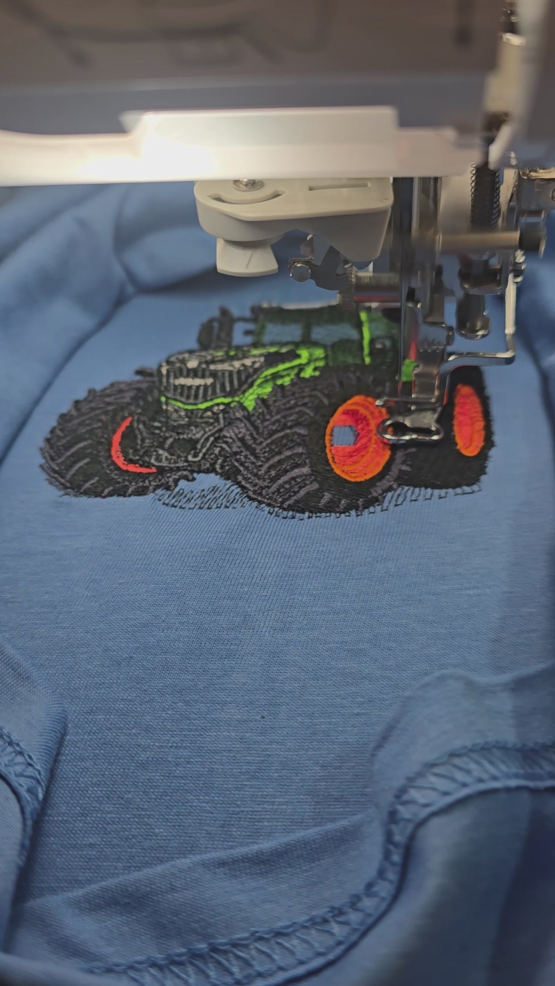 Kinder T-Shirt Trecker  bestickt